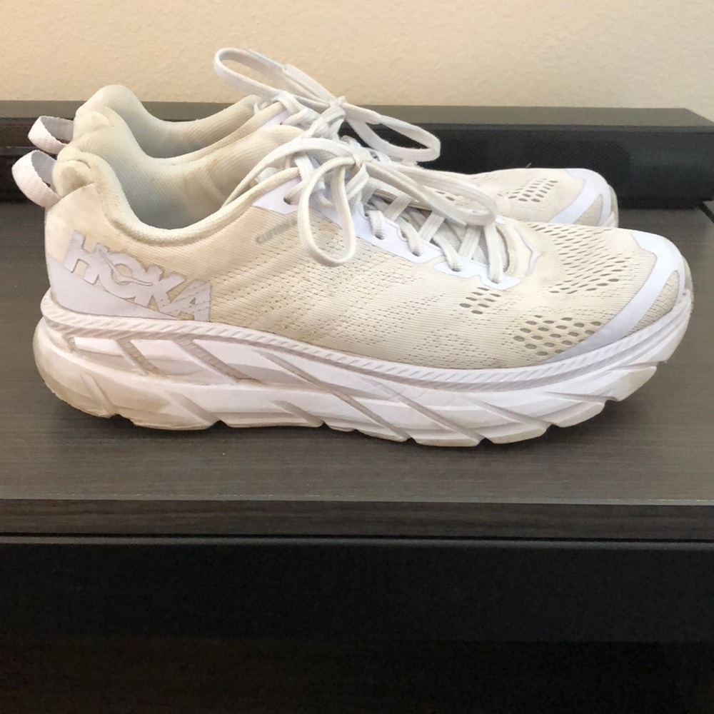 Hoka One One OV Cliftons